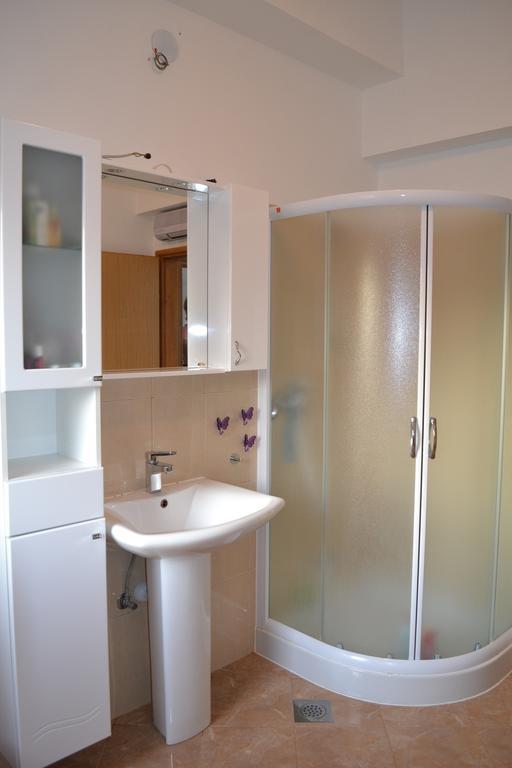 Apartment Greta,50 Meters To The Beach Banjole Zimmer foto