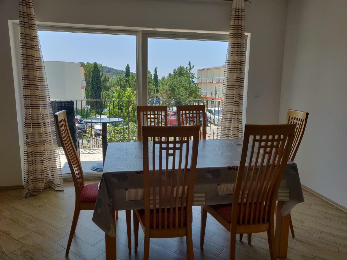 Apartment Greta,50 Meters To The Beach Banjole Exterior foto